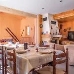 Family With Balcony In Σαλέ *